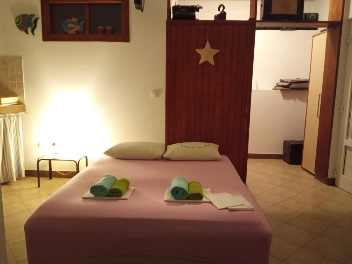 Apartments Bocin Rosso Хвар Екстериор снимка