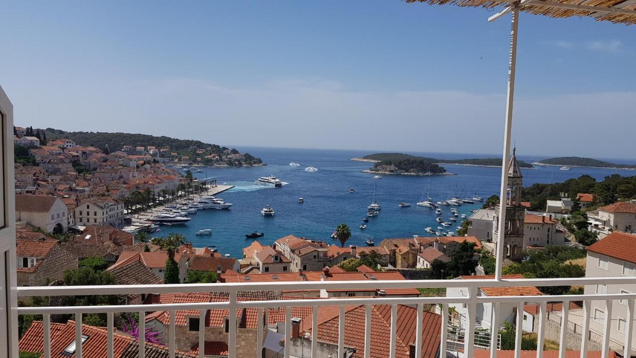 Apartments Bocin Rosso Хвар Екстериор снимка