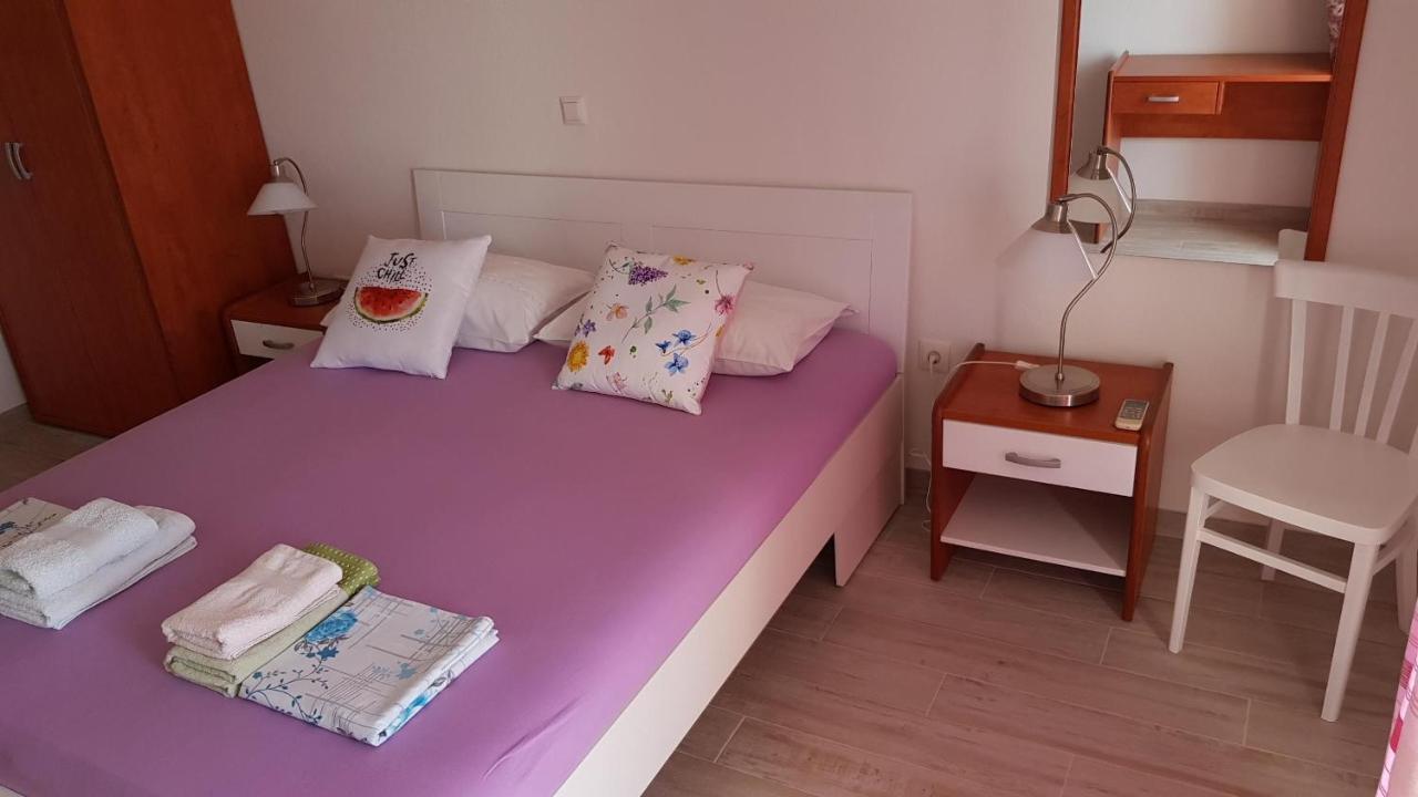 Apartments Bocin Rosso Хвар Екстериор снимка