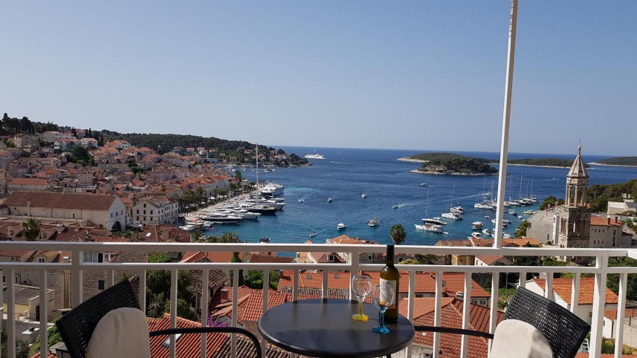 Apartments Bocin Rosso Хвар Екстериор снимка