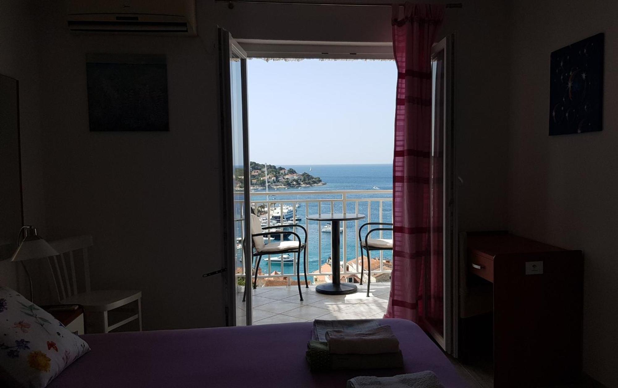 Apartments Bocin Rosso Хвар Екстериор снимка