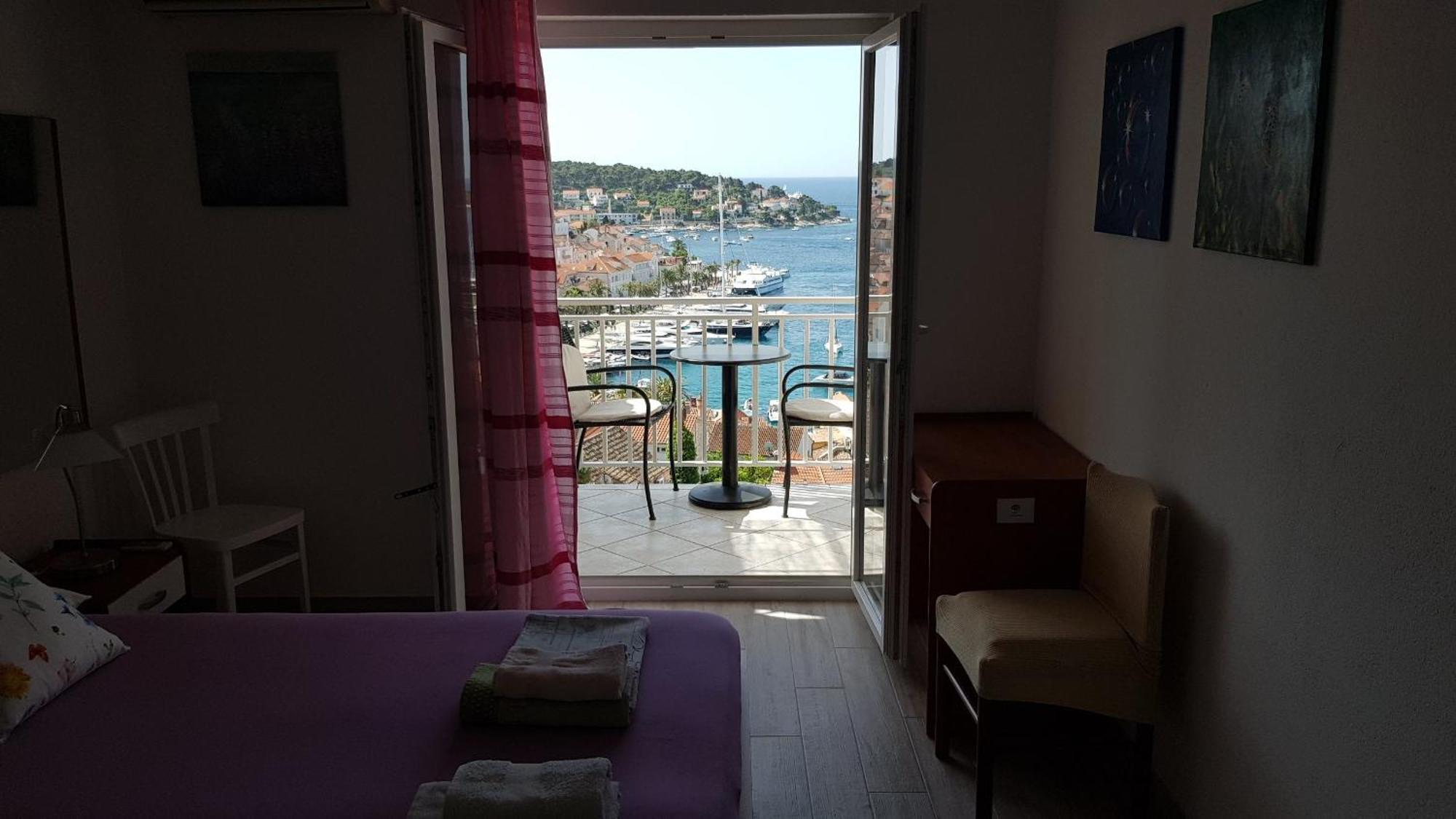 Apartments Bocin Rosso Хвар Екстериор снимка