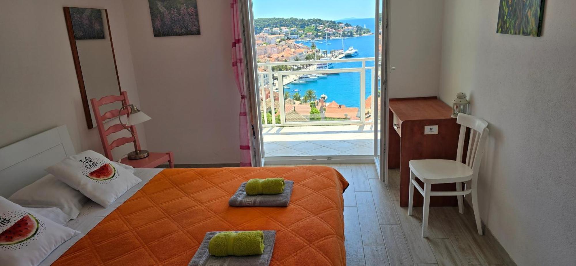 Apartments Bocin Rosso Хвар Стая снимка