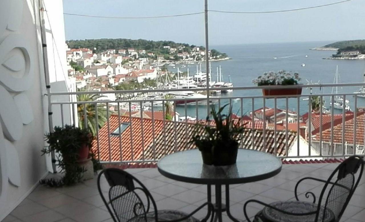 Apartments Bocin Rosso Хвар Екстериор снимка